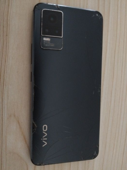 Vivo v21e        .