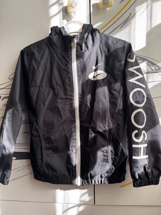 Продам ветровку Nike для мальчика