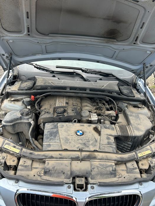 Dezmembrez bmw 318i facelift
