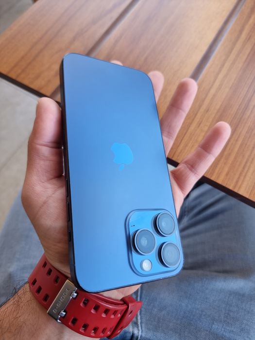iPhone 15 Pro Max 512GB(10/10) + airpods
