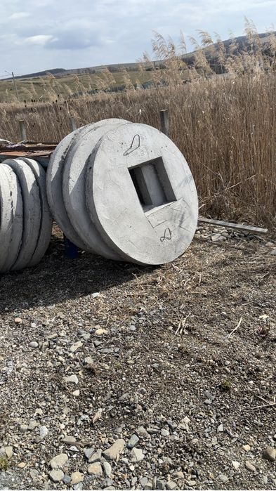 Tuburi fantani forate . Diferite dimensiuni