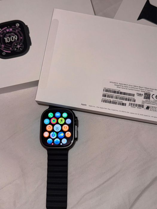 Apple Watch Ultra 3 49mm Black Ti Black Ocean Band