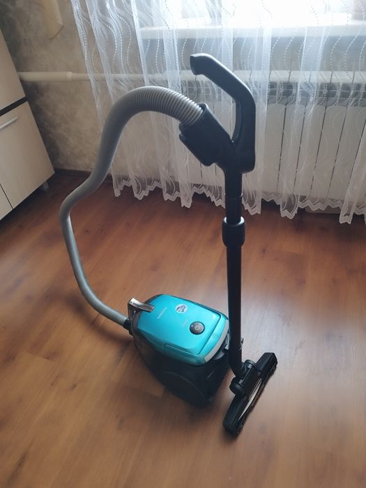 Продам пылесос .