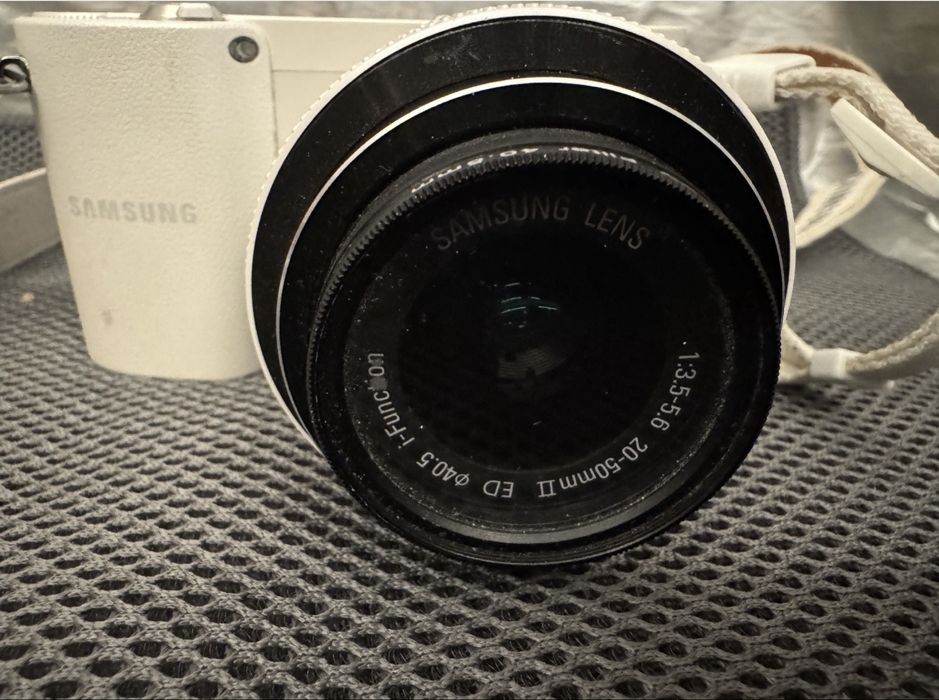 Camera Samsung NX1000, 20.3MP, + Obiectiv 20-50mm