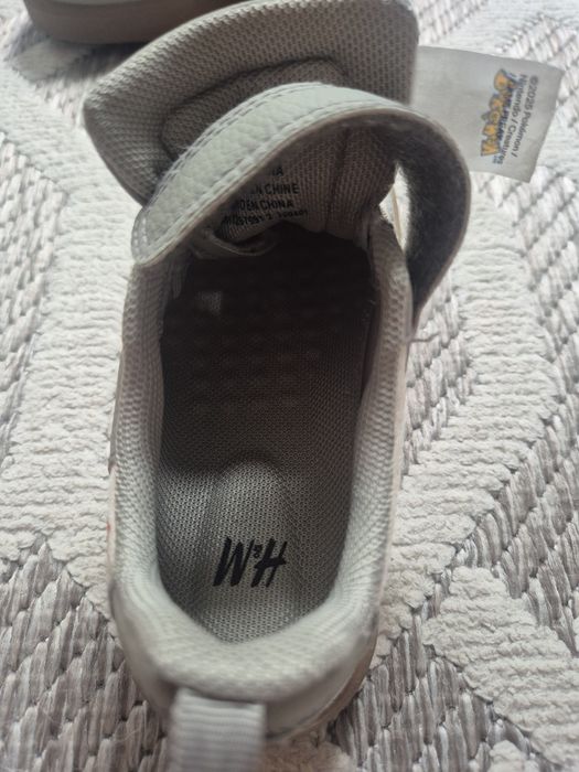 Tenisi Pokemon  H&M marimea 26