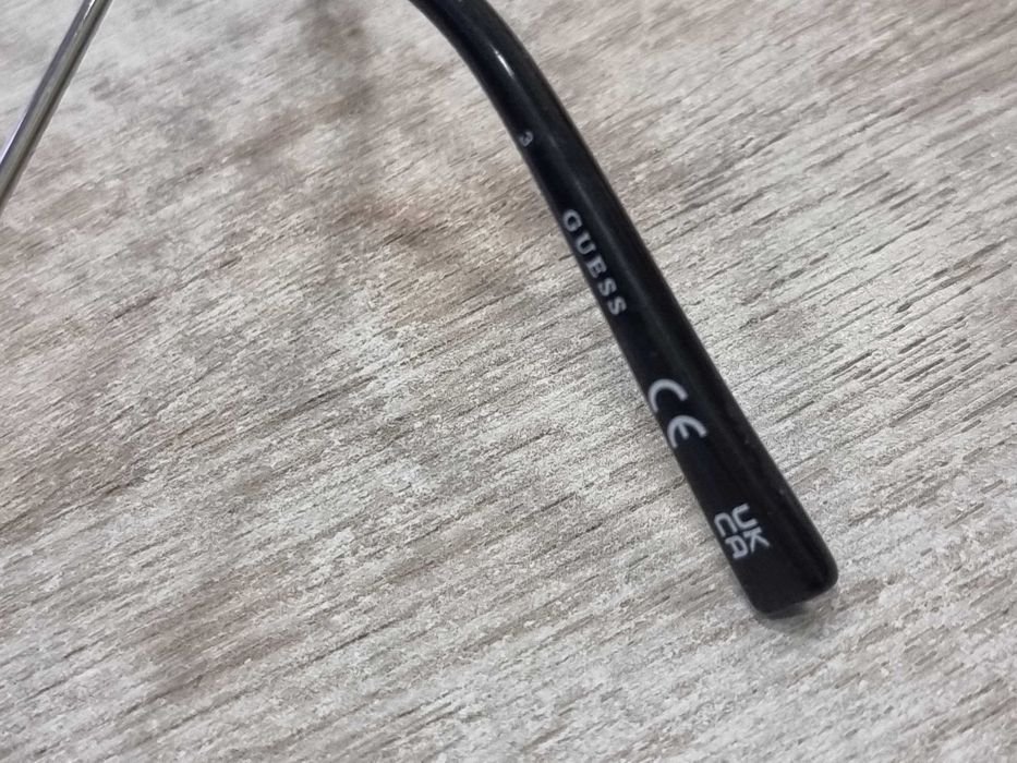 Слънчеви очила Guess