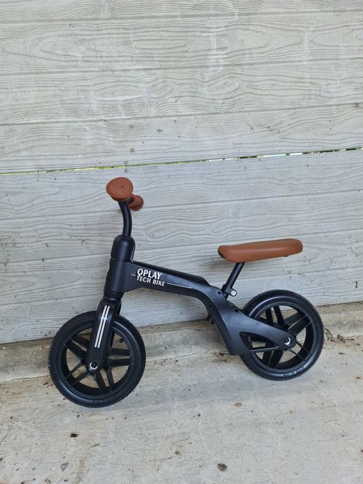 Bicicleta fara pedale Balance bike Qplay Tech Negru