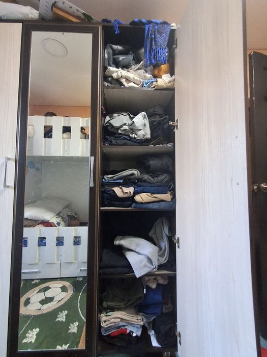 Продам шифанер в хорошем состояние