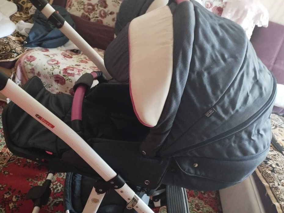 Продам коляску Adamex