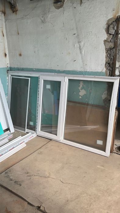 Продам пластиковое окно на балкон