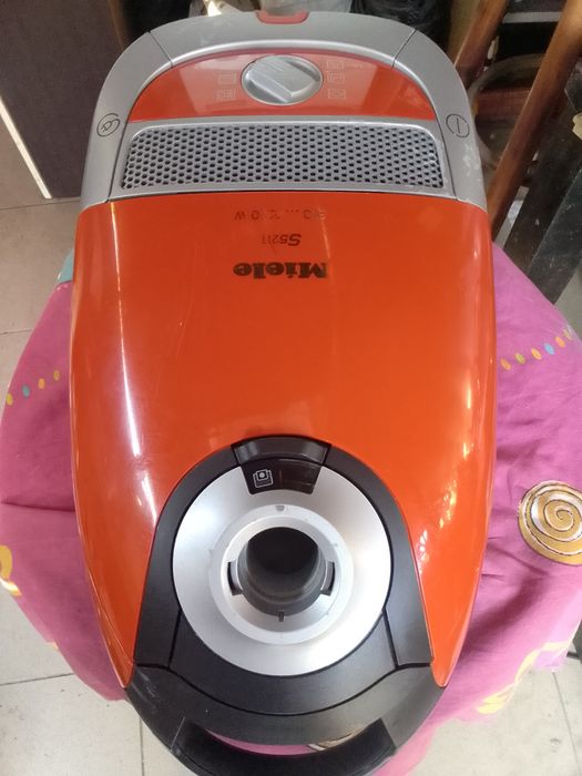 Vând aspirator miele