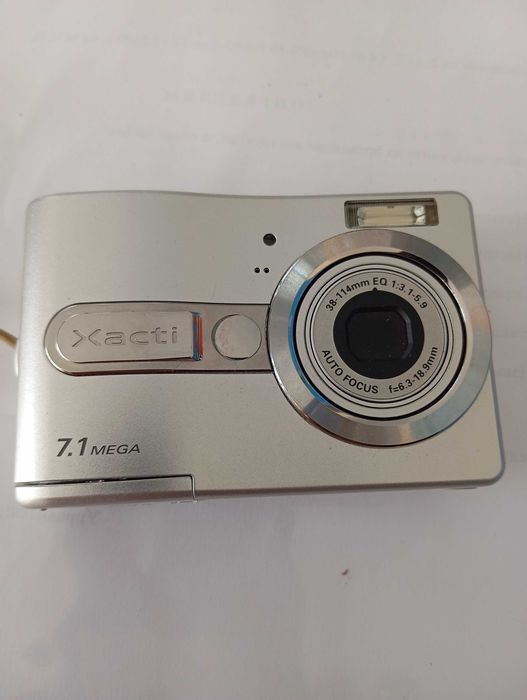 Цифров фотоапарат SANYO 7.1 MP