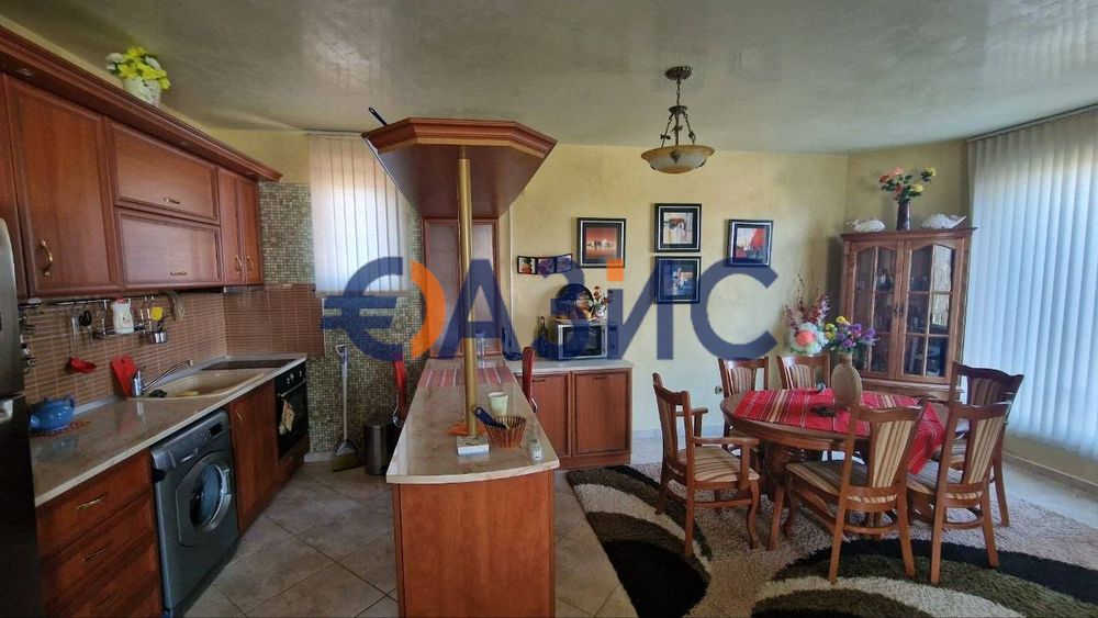 Къща 173 кв. м. на парцел 757 кв. м., в с. близнаци, Общ. Аврен,