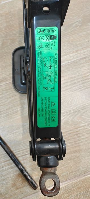 Домкрат для машины