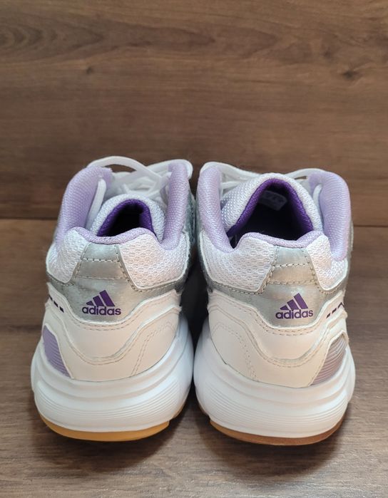 Дамски маратонки Adidas-37 номер