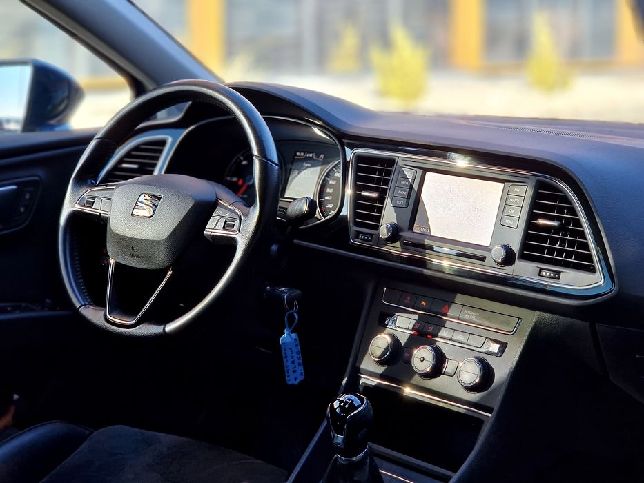 2015 Seat Leon FR Line / Full LED - Diesel Blue PEARL