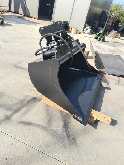 Накланяща се планировъчна кофа, хидравлична за багер