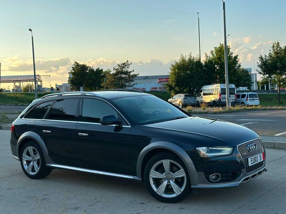 Audi A4 Allroad facelift / Quattro / 2.0 TDI / 4x4 / Distronic / Camera