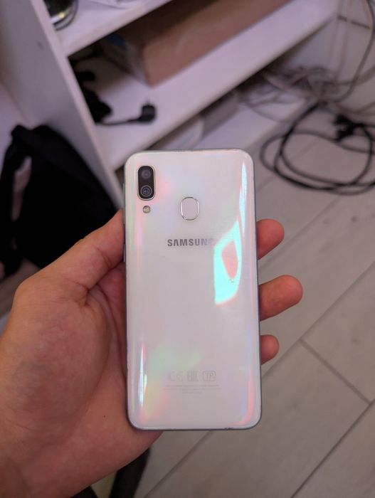Продается Samsung A40