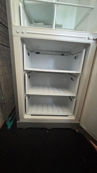 Серый Холодильник