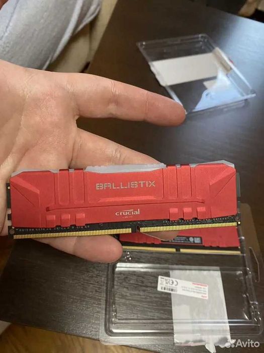 Нова RAM памет 16GB (2x8GB) DDR4-3200 Crucial Ballistix RGB PC4-25600