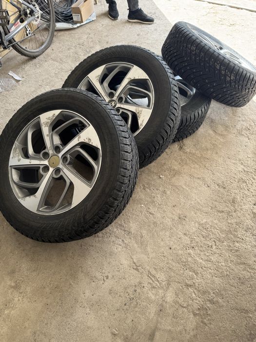 Продам зимнию резину с дисками