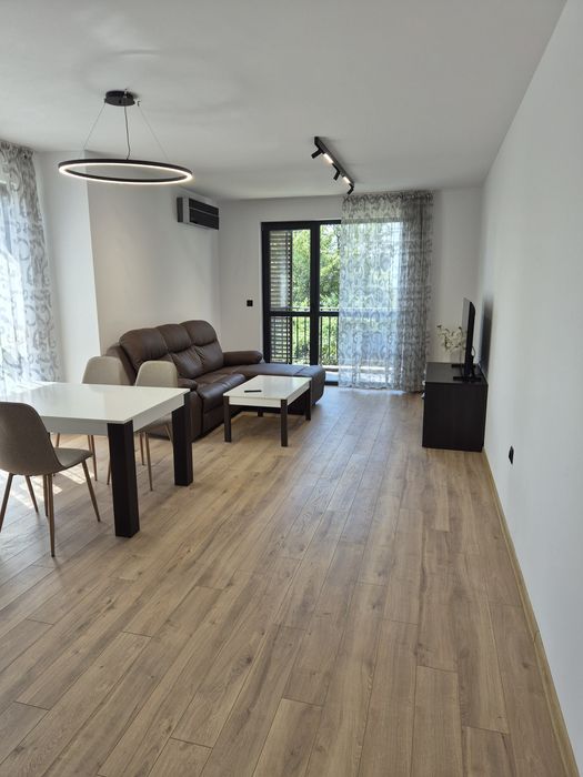 Дава се под наем Тристаен апартамент в к.к. Св.Св. Константин и Елена - 120 кв.м за 700 € - Снимка #12