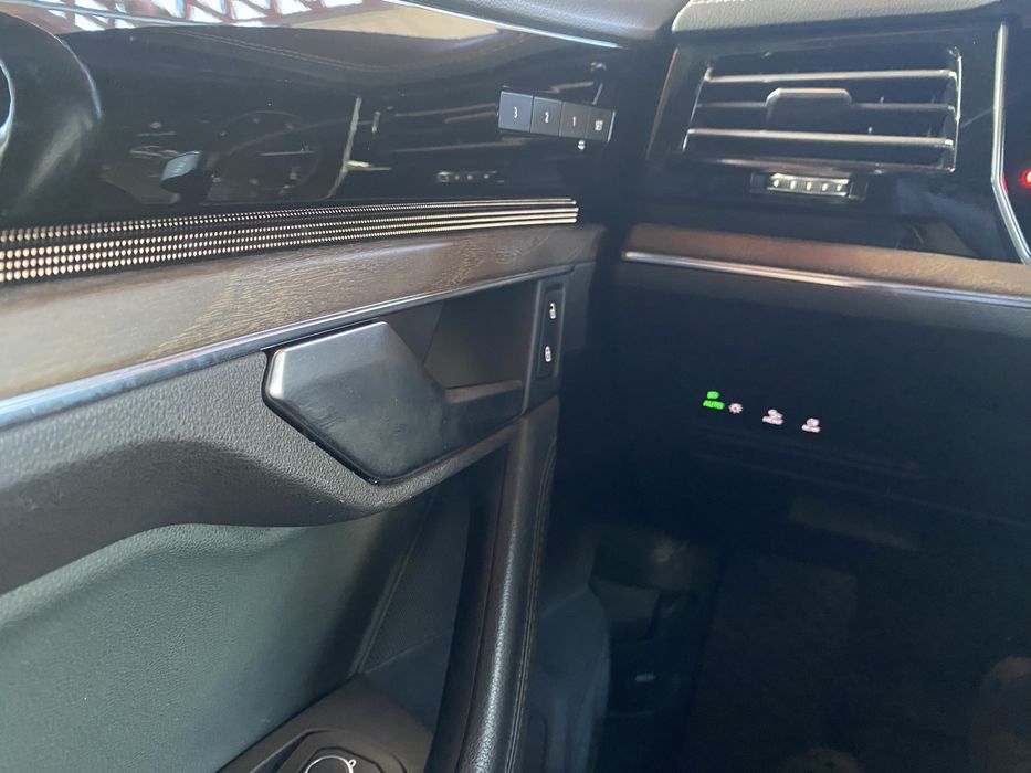 VW Touareg 3.0 diesel  286 cp