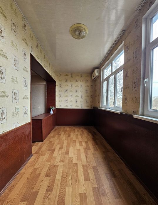 Чиланзар 22-й квартал продаю  Четырёх комнатную