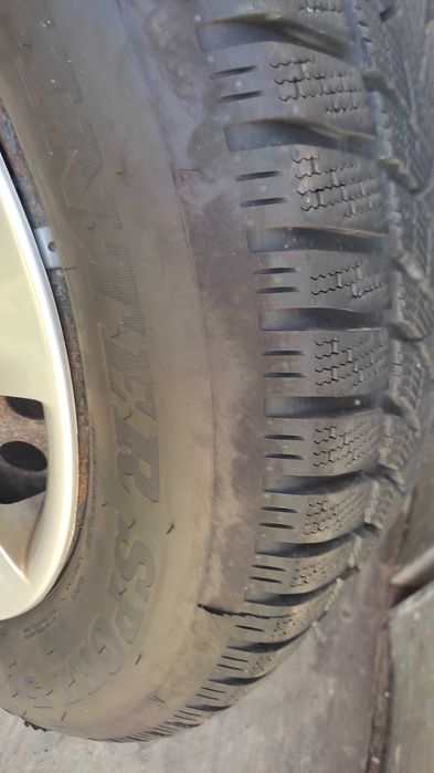 Roți de  iarnă  Nissan 215/65/R16 DUNLOP