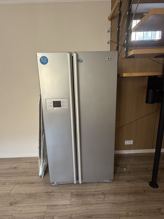 Холодильник Samsung Side-by-Side серебристый