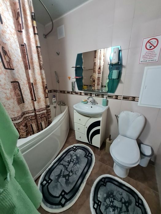 Посуточно 1 ком .кв в 6 мкр , есть бойлер , интернет.