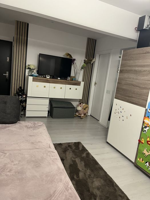 Vand apartament cu o camera,bucatarie,baie ,terasa si balcon