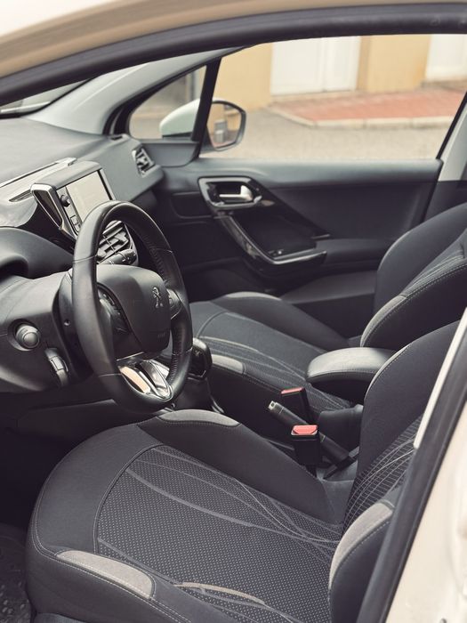 Peugeot 208 2014 unic proprietar