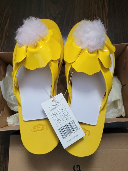 Slapi UGG noi, marime 37