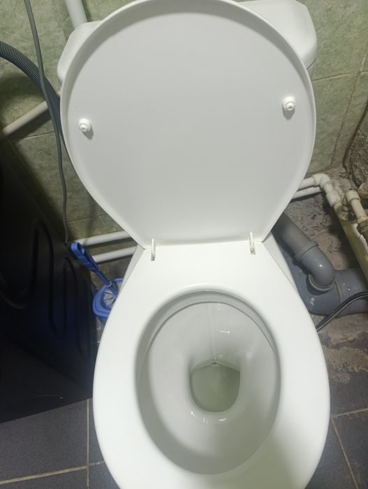 Unitaz sotiladi xolati yaxshi