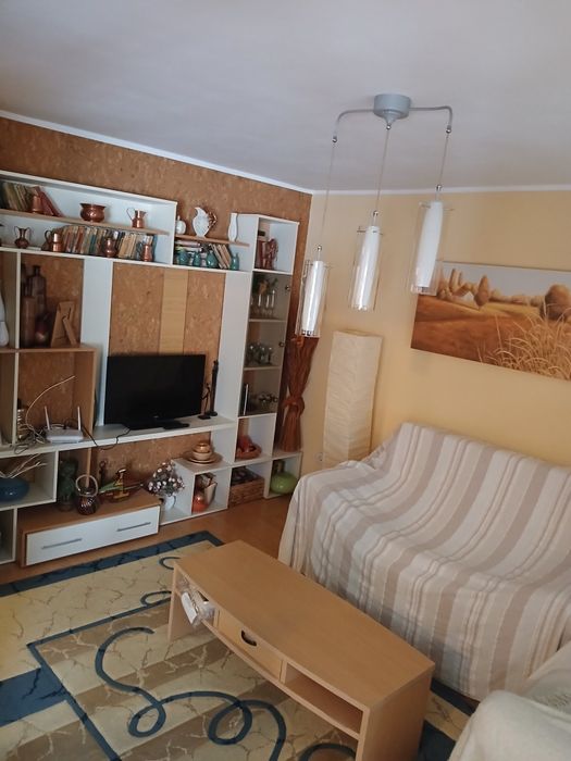 Vând ap 2 camere complet mobilat .URGENT !