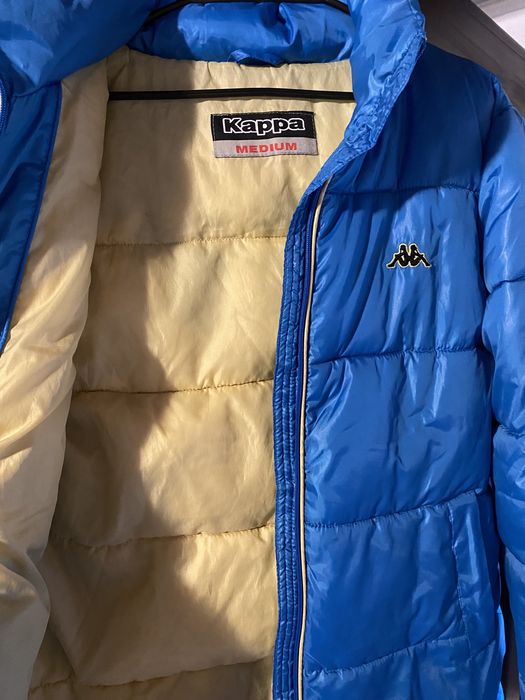 Яке KAPPA син цвят