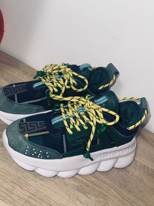 Versace chain reaction