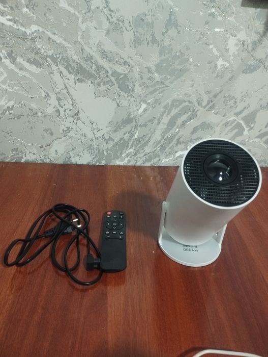 |  Mini Proyektor HY300 |