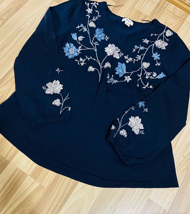 Кофта с вышеками