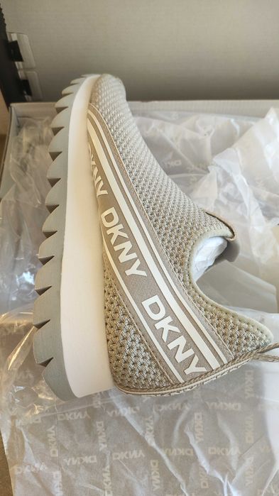 DKNY - Нови дамски маратонки/ обувки 40.5 номер. Стелка 26.5 см