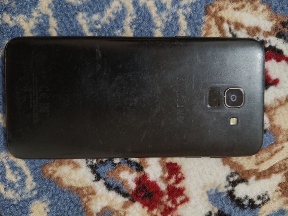 Продаю телефон samsung