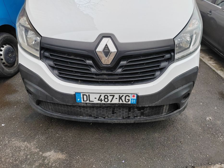 Vând Renault trafic varianta lunga
