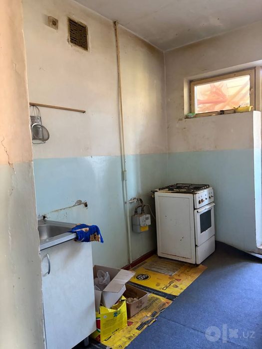 Чирчик ш. Навоий кирпичный кубик дом 1/2/4 +1,5×6 балкон 42 м²