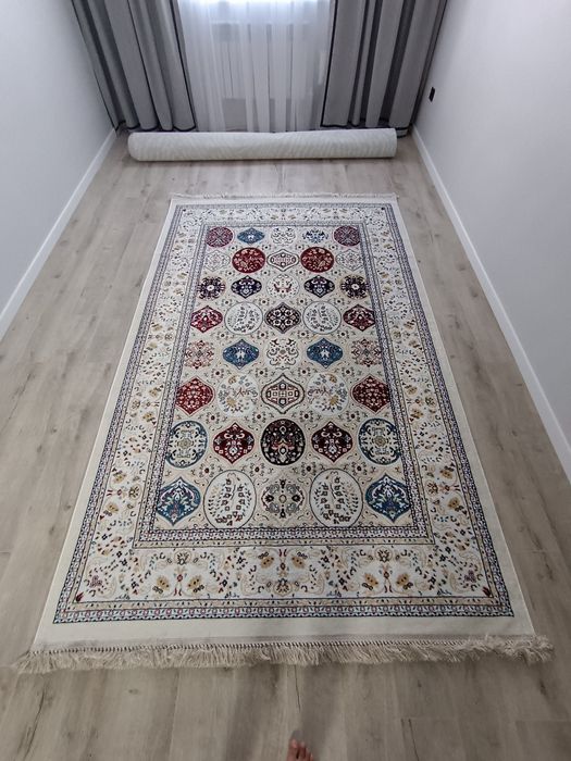 Ковры новые каждая 12 000 есть