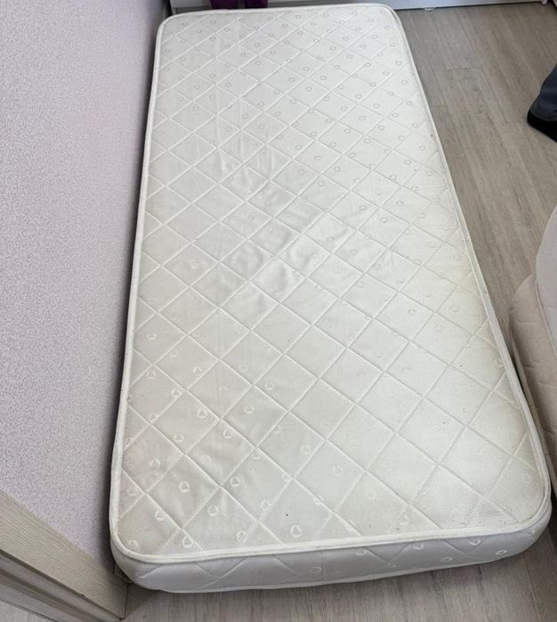 Продам матрас в хорошем состоянии