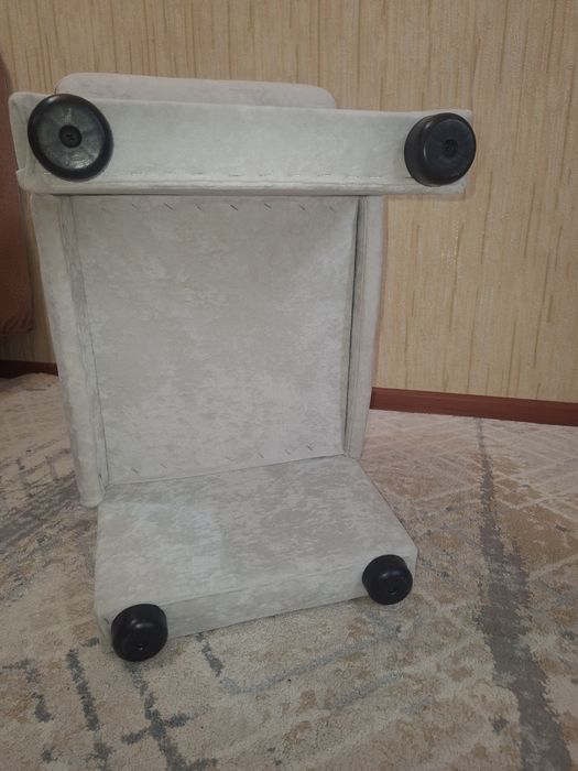 Продам      трон