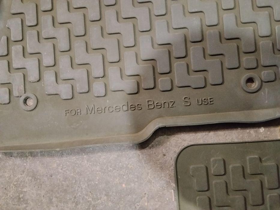 На продаже полики на W221