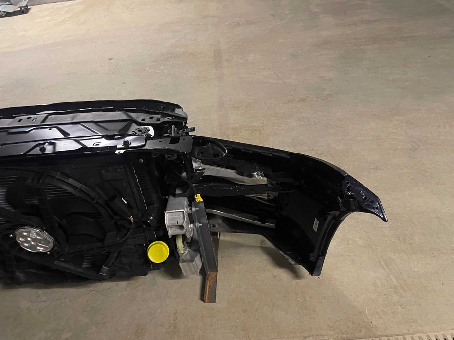 предна броня и преден панел за BMW 330 G20 LCI M SPORT
